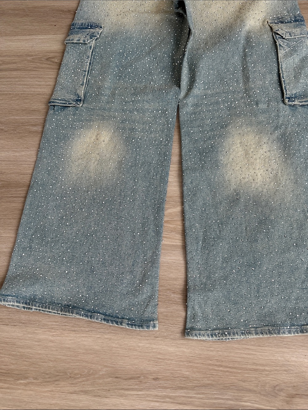 True Religion Bobbi Mid Rise Crystal Flap Baggy Cargo Jean - Picture 15 of 16